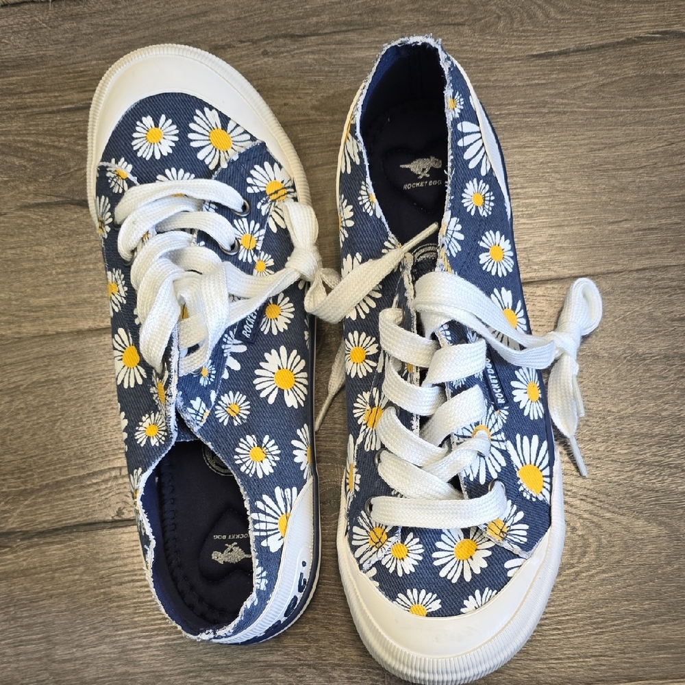 NWOT Rocket Dog Blue and White Floral Sneakers